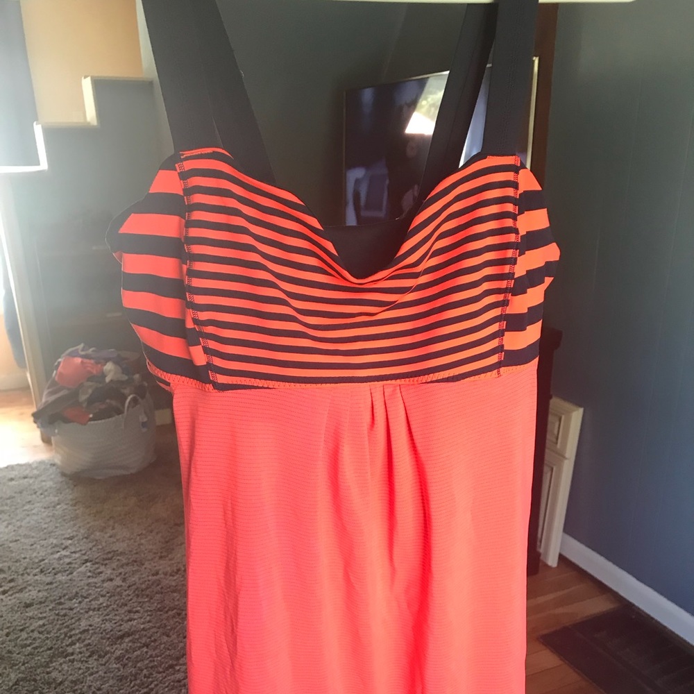 Lululemon tank with built in bra.